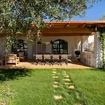 Luxury Borgo Cinera ヴィラ オストゥーニ