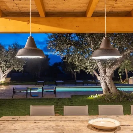 Luxury Borgo Cinera Остуни