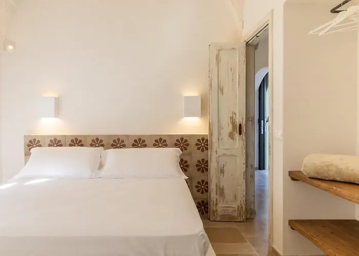 Luxury Borgo Cinera 빌라 오스투니