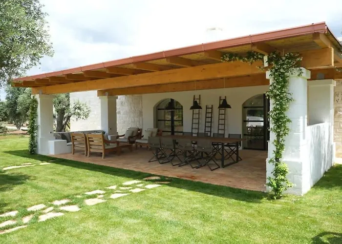 Luxury Borgo Cinera 오스투니